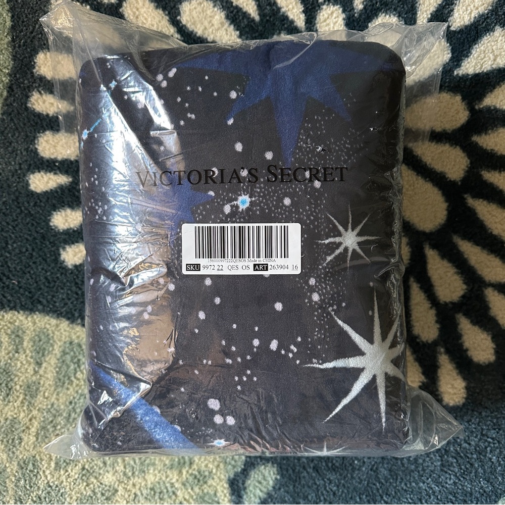 NWT Victoria's Secret Galaxy Sherpa Throw Cozy Soft Plush Blanket